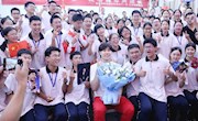 石门一中学子与奥运冠军覃海洋共话“成长”